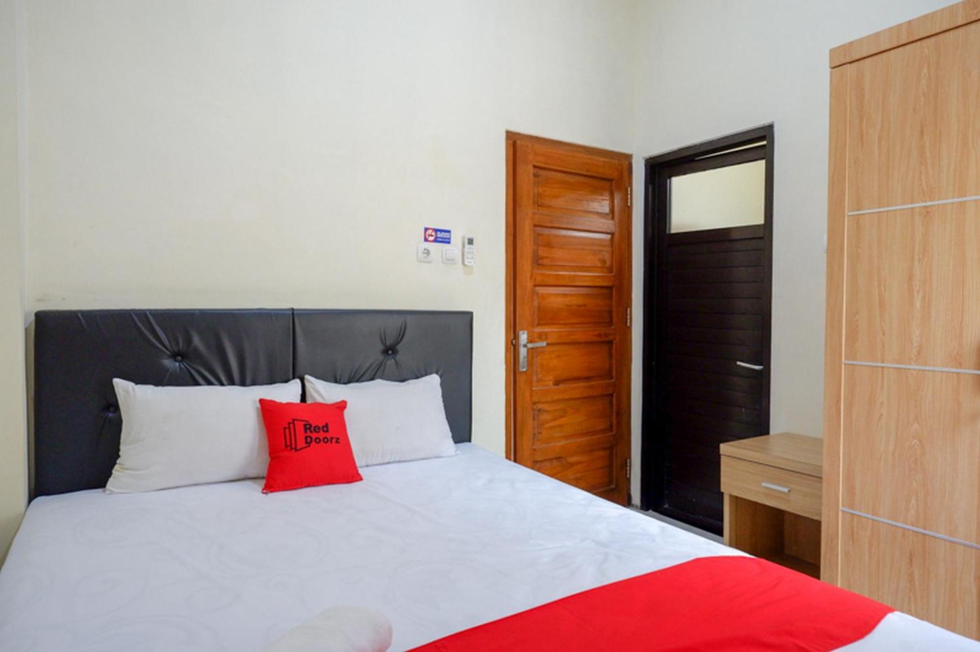 Reddoorz Syariah Near Purwosari Train Station Hotell Solo Eksteriør bilde