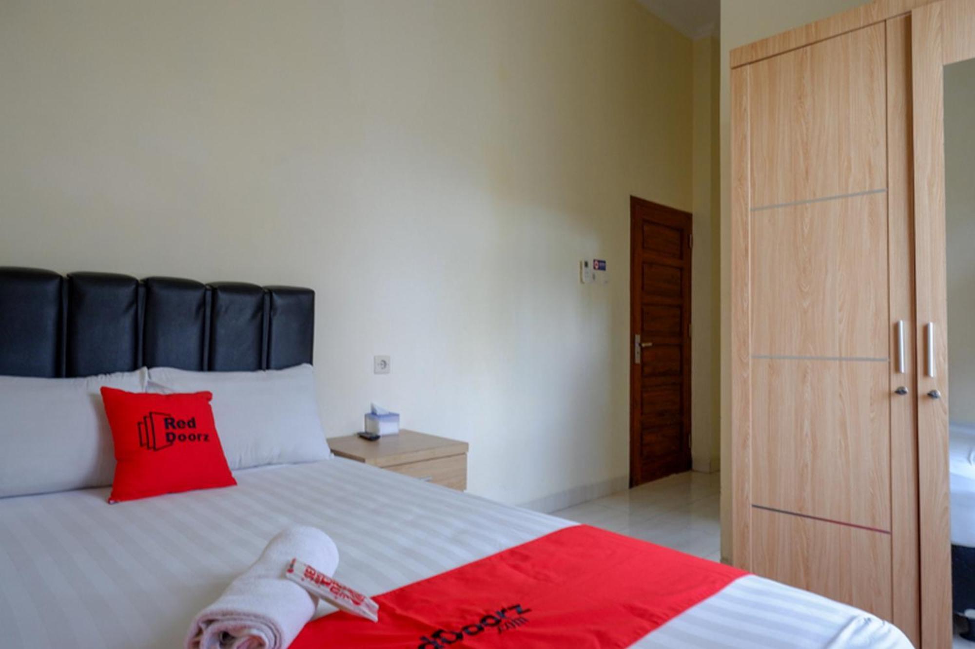 Reddoorz Syariah Near Purwosari Train Station Hotell Solo Eksteriør bilde
