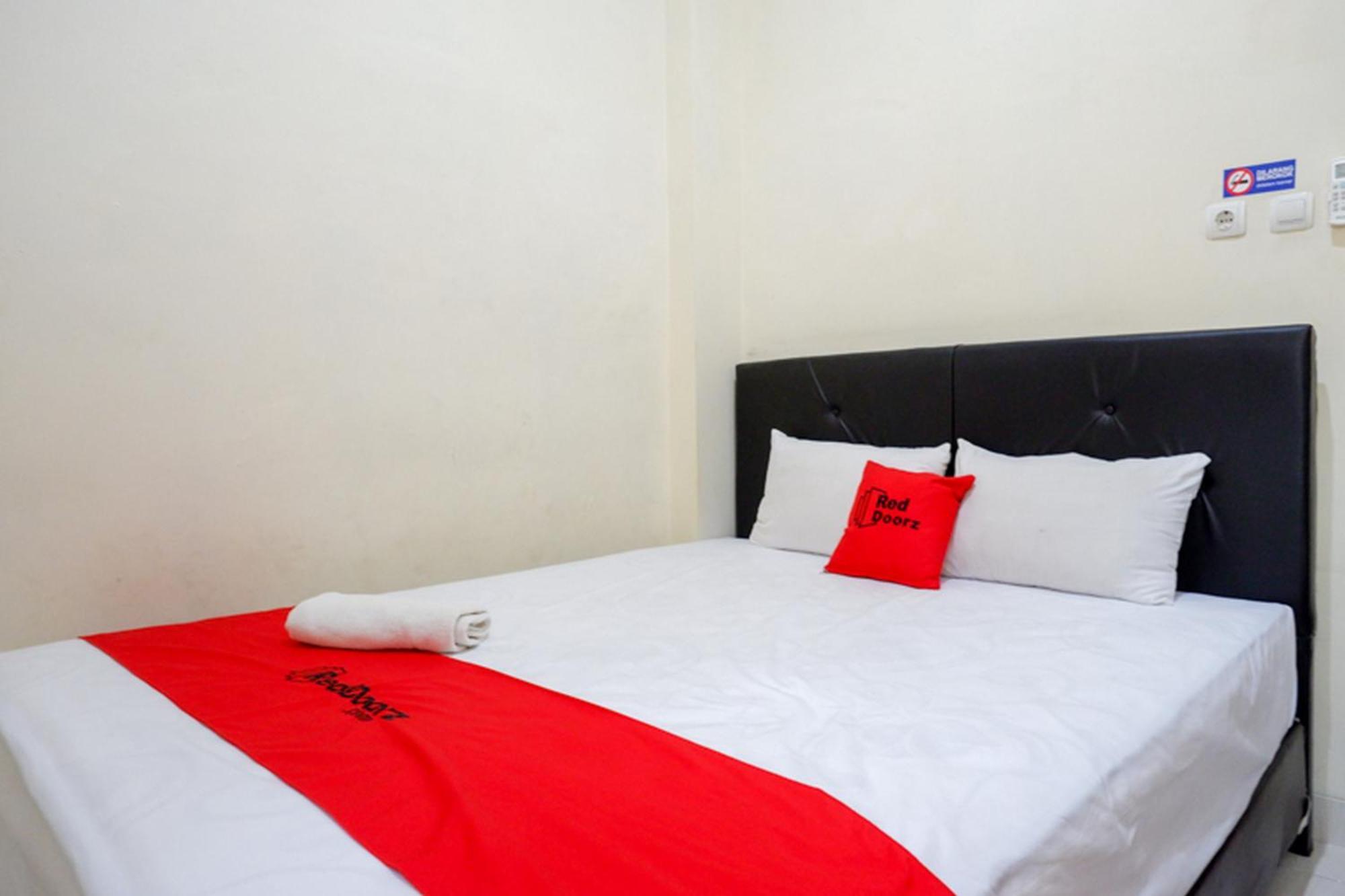 Reddoorz Syariah Near Purwosari Train Station Hotell Solo Eksteriør bilde