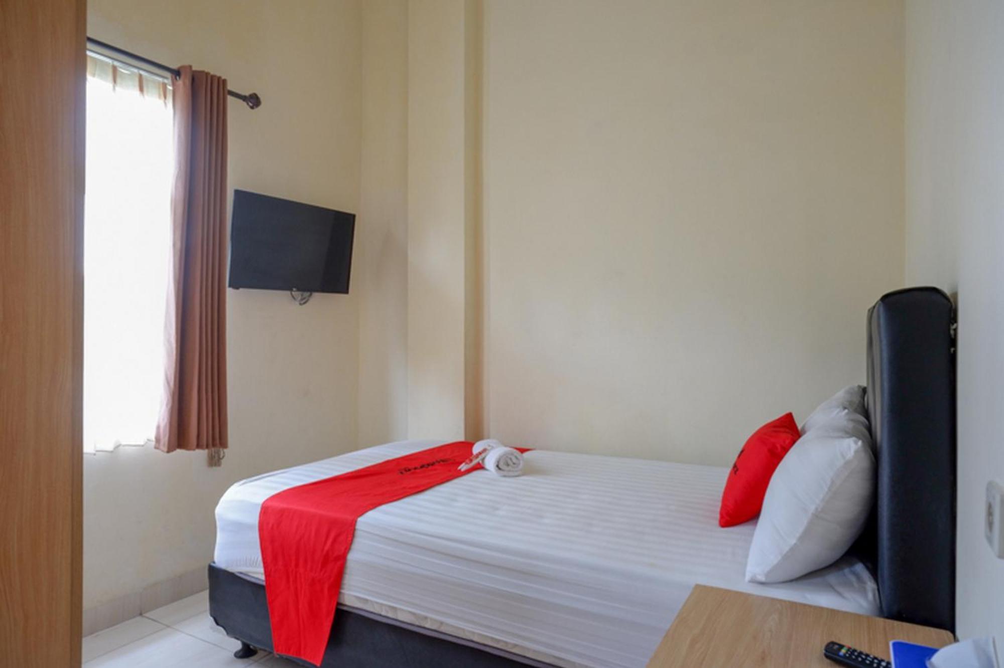 Reddoorz Syariah Near Purwosari Train Station Hotell Solo Eksteriør bilde