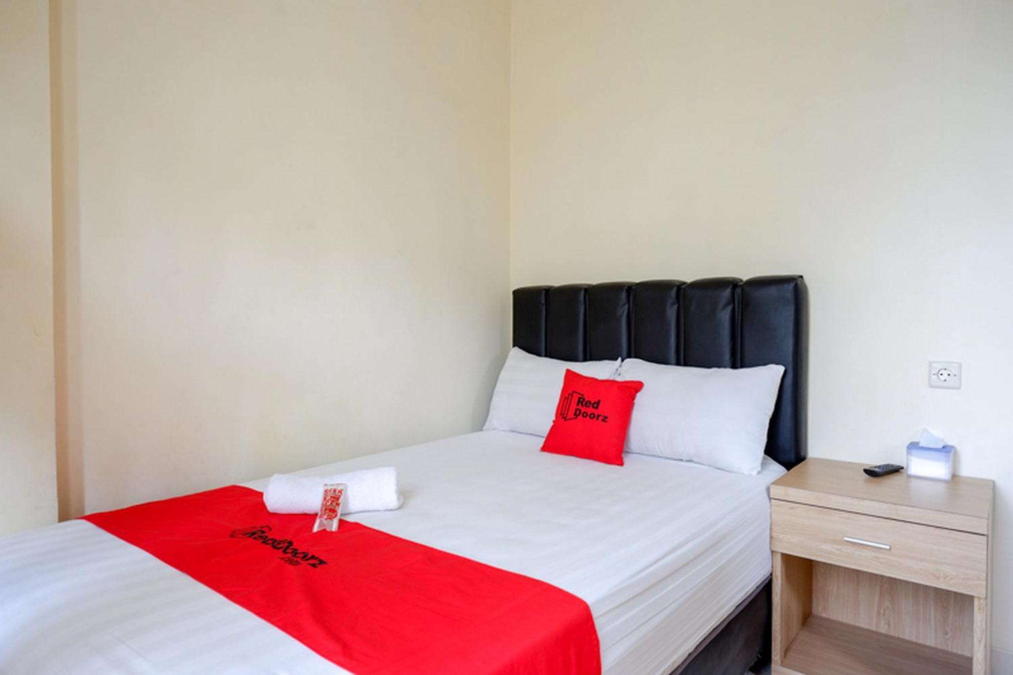 Reddoorz Syariah Near Purwosari Train Station Hotell Solo Eksteriør bilde