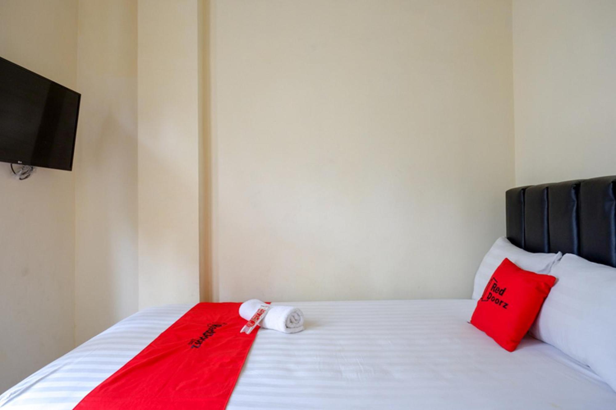 Reddoorz Syariah Near Purwosari Train Station Hotell Solo Eksteriør bilde