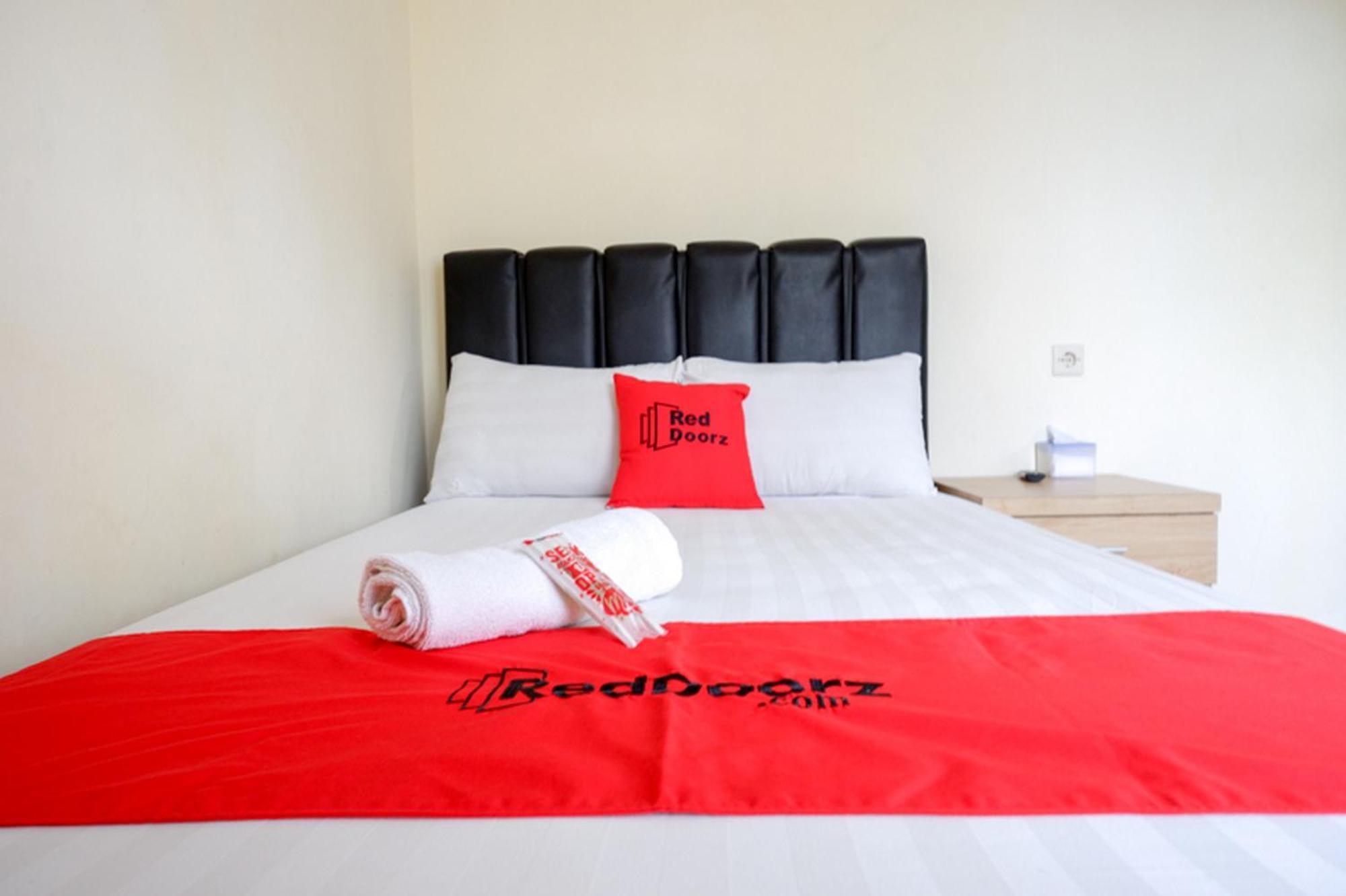 Reddoorz Syariah Near Purwosari Train Station Hotell Solo Eksteriør bilde