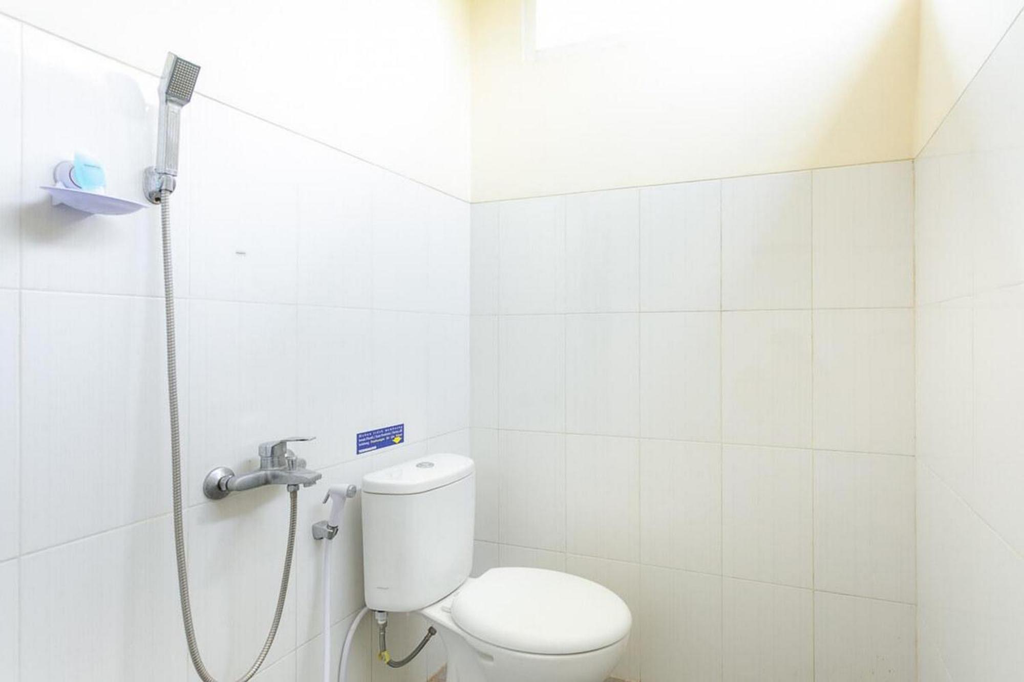 Reddoorz Syariah Near Purwosari Train Station Hotell Solo Eksteriør bilde